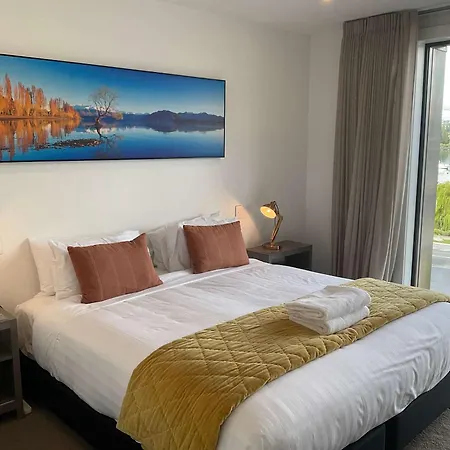 Lake View Studio Apartment